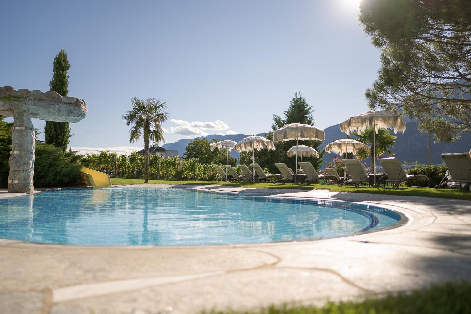 Weinegg Wellviva Resort Апиано сула Страда дел Вино Екстериор снимка